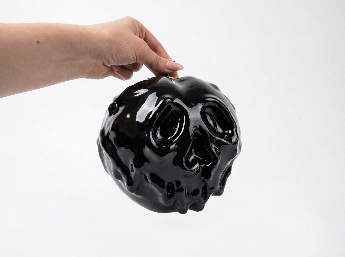 Poison apple